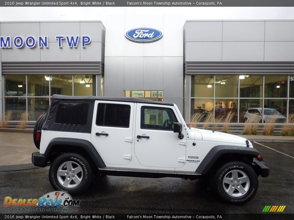 2016 Jeep Wrangler Unlimited Sport 4x4 Bright White / Black Photo #1