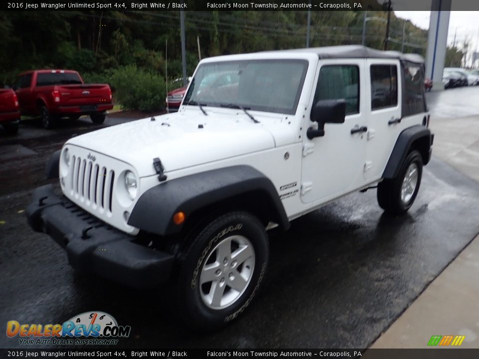 2016 Jeep Wrangler Unlimited Sport 4x4 Bright White / Black Photo #6