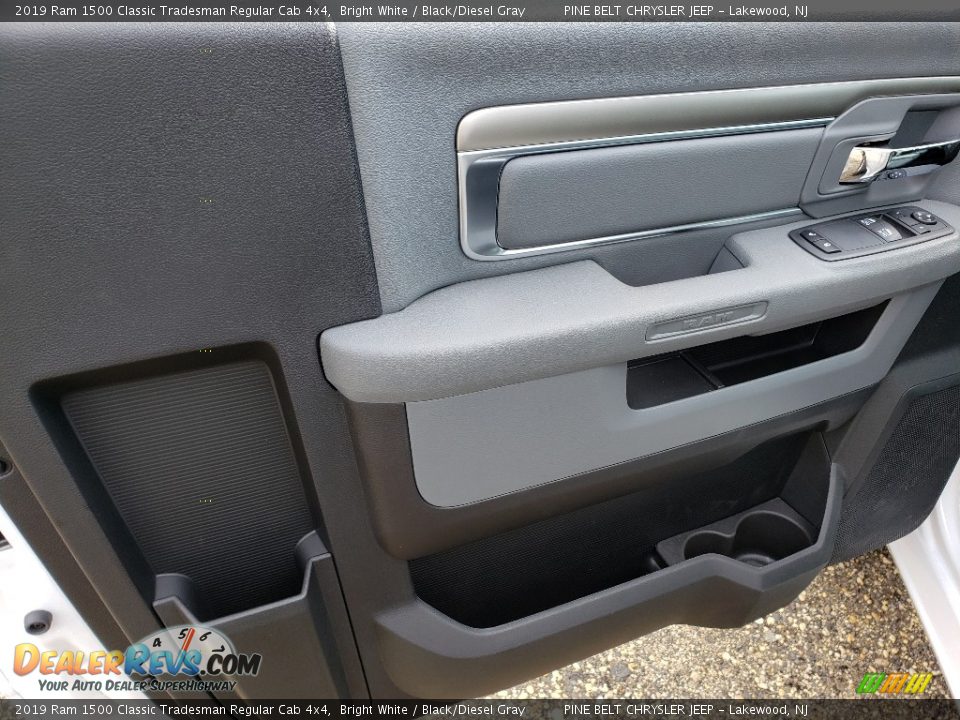 2019 Ram 1500 Classic Tradesman Regular Cab 4x4 Bright White / Black/Diesel Gray Photo #7