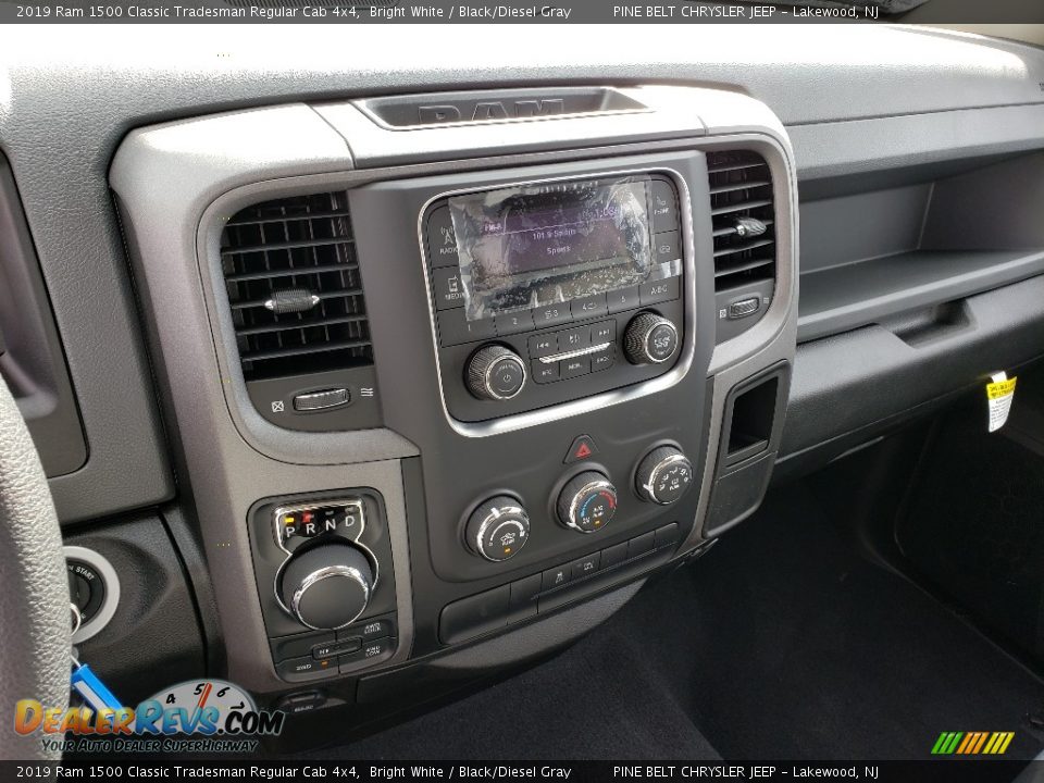 2019 Ram 1500 Classic Tradesman Regular Cab 4x4 Bright White / Black/Diesel Gray Photo #10