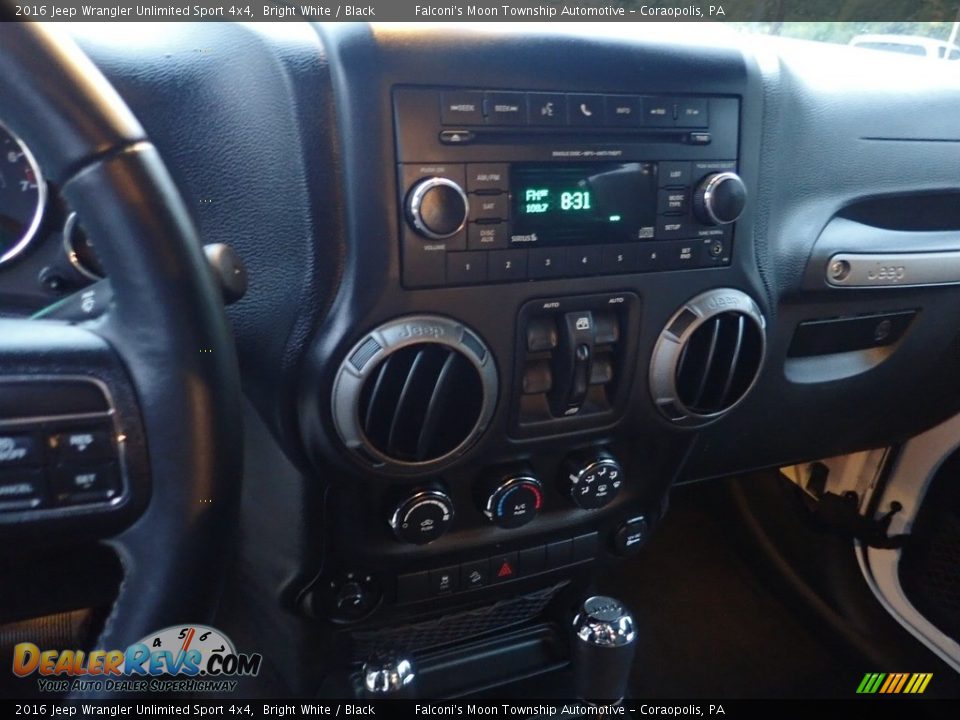 2016 Jeep Wrangler Unlimited Sport 4x4 Bright White / Black Photo #23