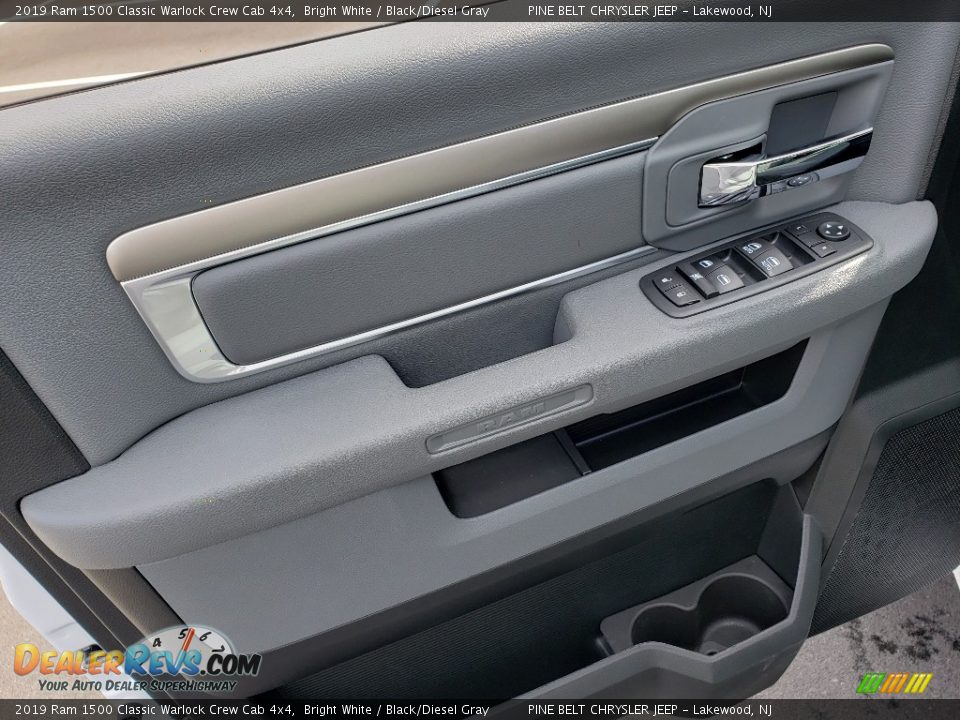 2019 Ram 1500 Classic Warlock Crew Cab 4x4 Bright White / Black/Diesel Gray Photo #8