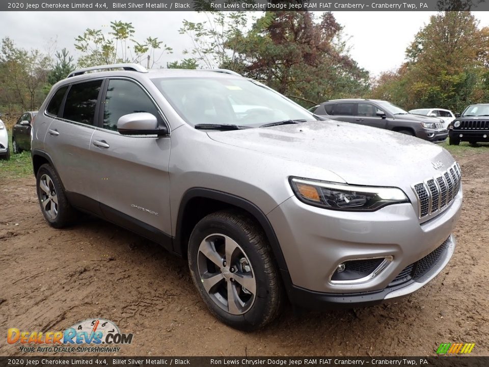 Front 3/4 View of 2020 Jeep Cherokee Limited 4x4 Photo #7