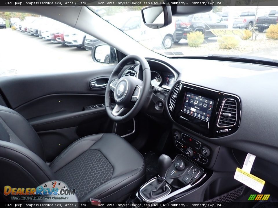 2020 Jeep Compass Latitude 4x4 White / Black Photo #11