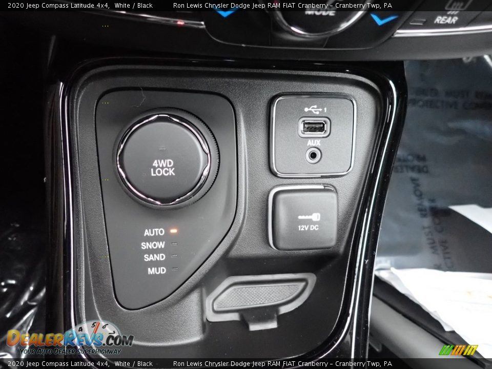 2020 Jeep Compass Latitude 4x4 White / Black Photo #20