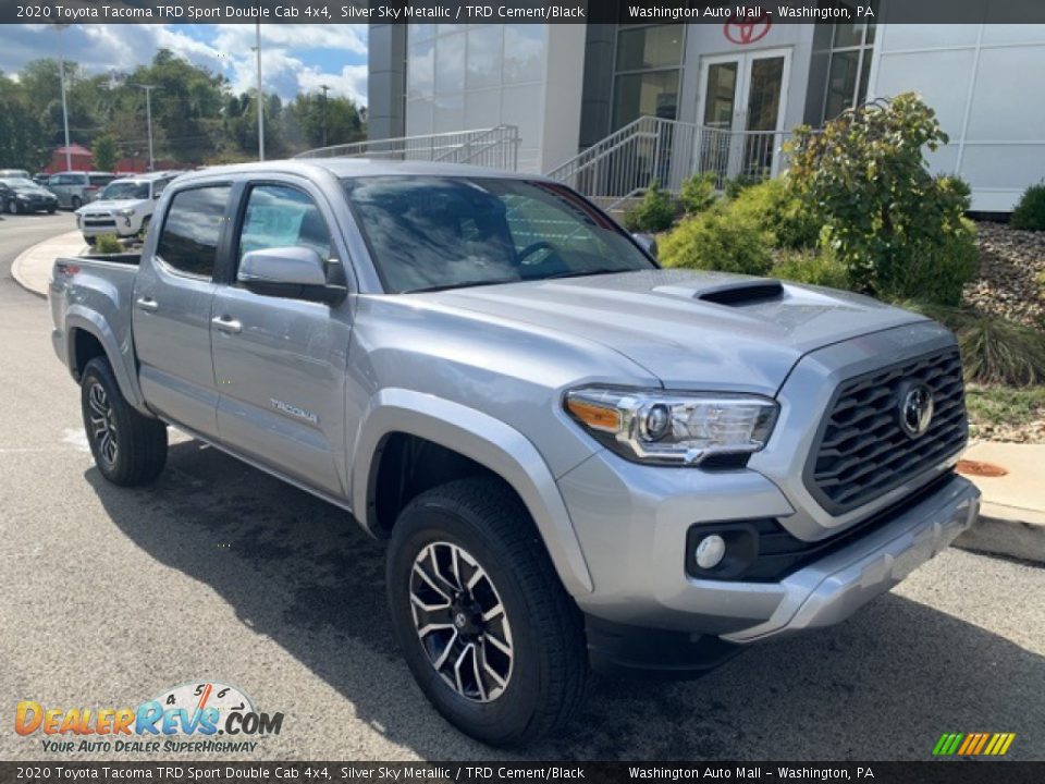 Front 3/4 View of 2020 Toyota Tacoma TRD Sport Double Cab 4x4 Photo #1