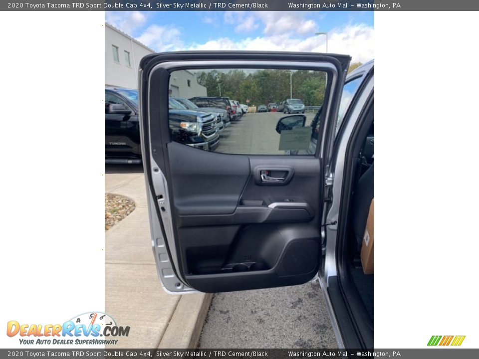 Door Panel of 2020 Toyota Tacoma TRD Sport Double Cab 4x4 Photo #14