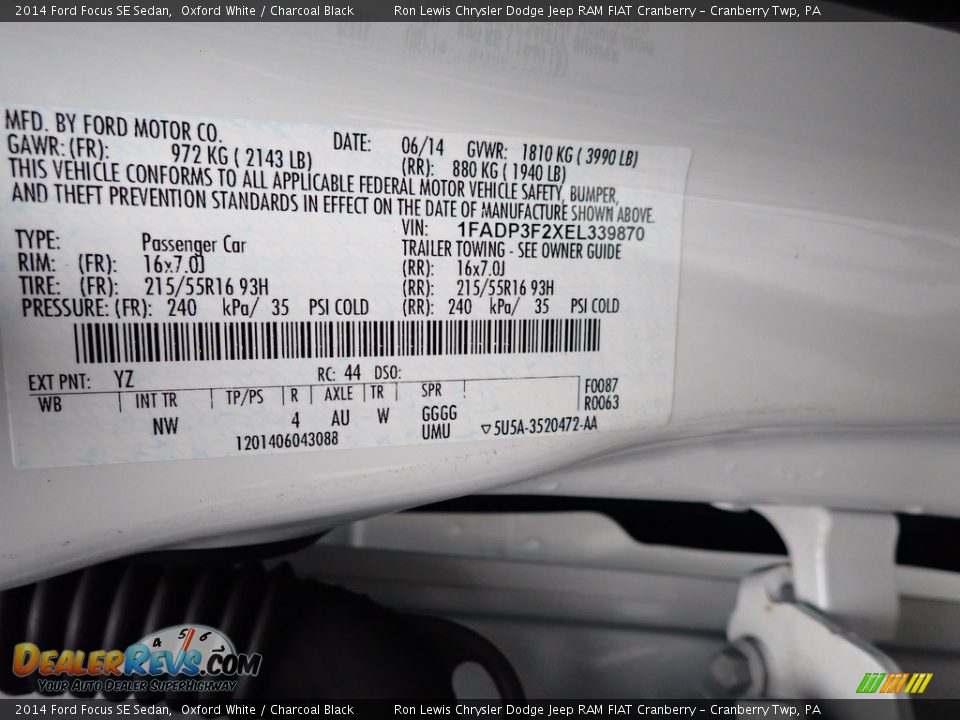 2014 Ford Focus SE Sedan Oxford White / Charcoal Black Photo #15