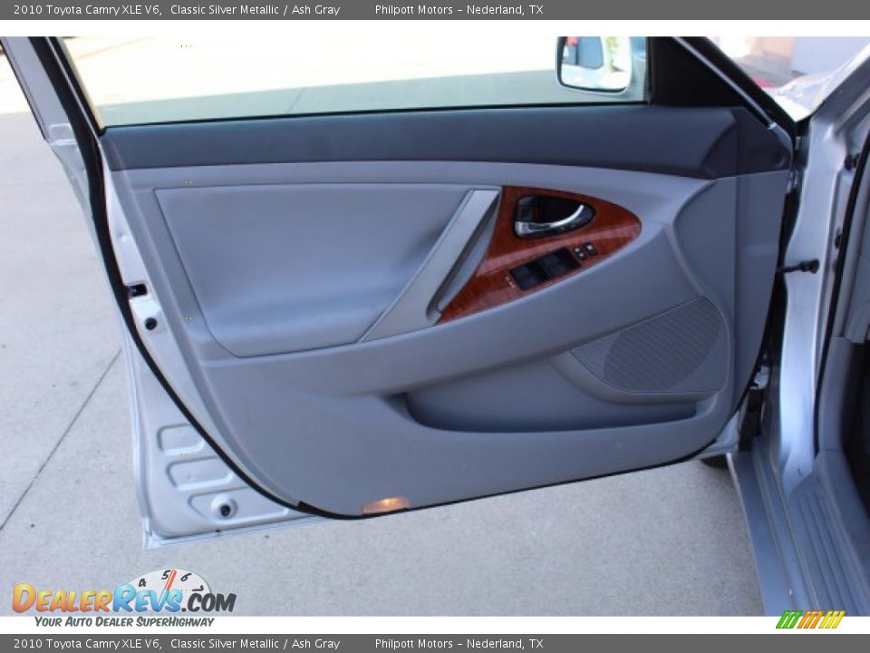 2010 Toyota Camry XLE V6 Classic Silver Metallic / Ash Gray Photo #9