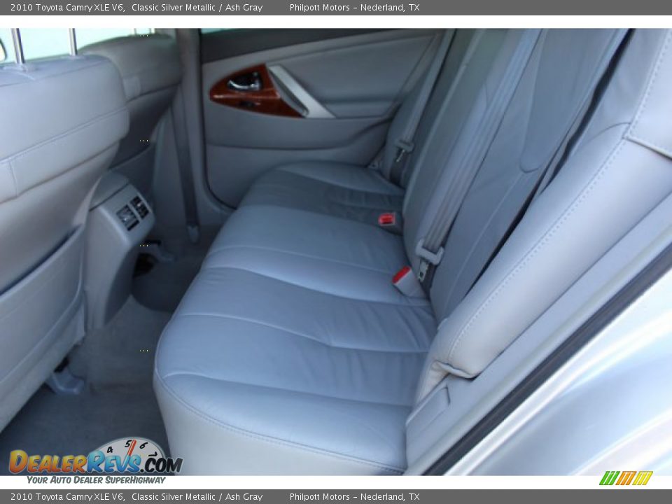2010 Toyota Camry XLE V6 Classic Silver Metallic / Ash Gray Photo #18
