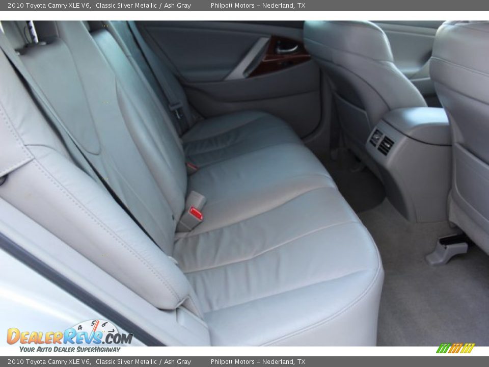 2010 Toyota Camry XLE V6 Classic Silver Metallic / Ash Gray Photo #24