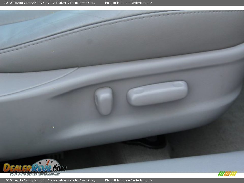 2010 Toyota Camry XLE V6 Classic Silver Metallic / Ash Gray Photo #27