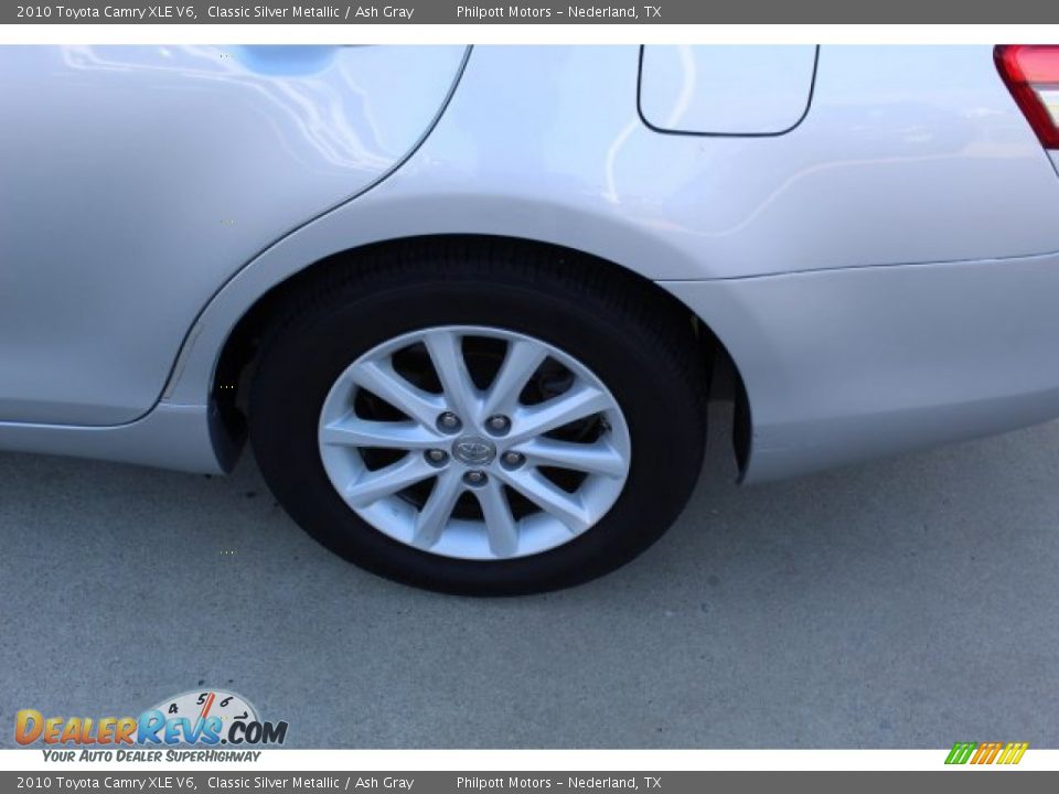 2010 Toyota Camry XLE V6 Classic Silver Metallic / Ash Gray Photo #30