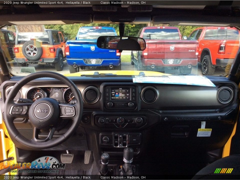 Dashboard of 2020 Jeep Wrangler Unlimited Sport 4x4 Photo #12