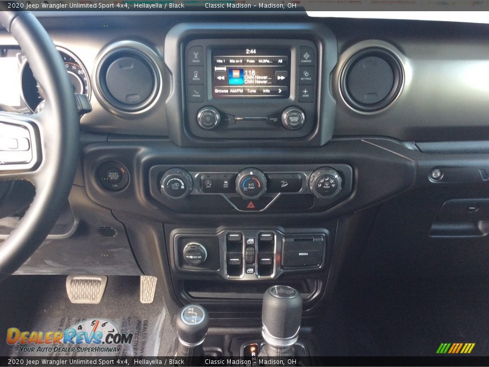 Controls of 2020 Jeep Wrangler Unlimited Sport 4x4 Photo #13