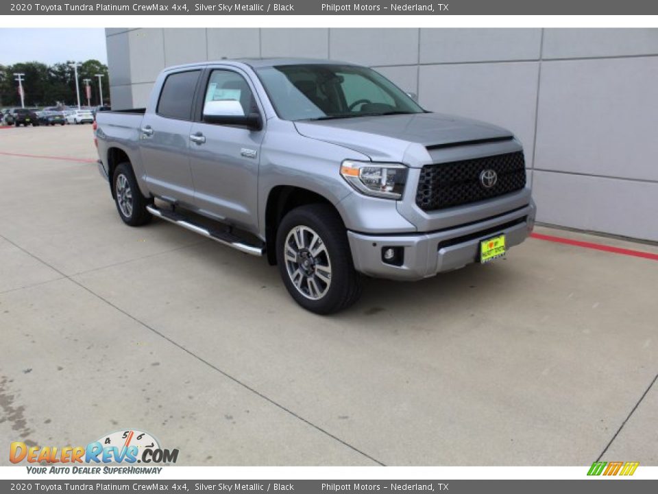 Front 3/4 View of 2020 Toyota Tundra Platinum CrewMax 4x4 Photo #2