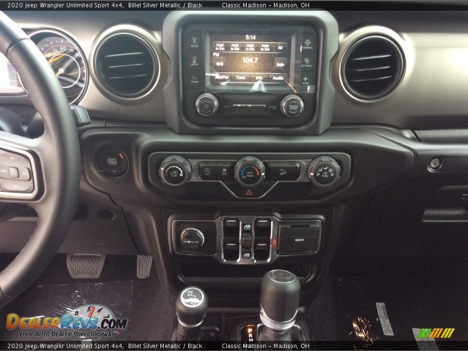 Controls of 2020 Jeep Wrangler Unlimited Sport 4x4 Photo #13