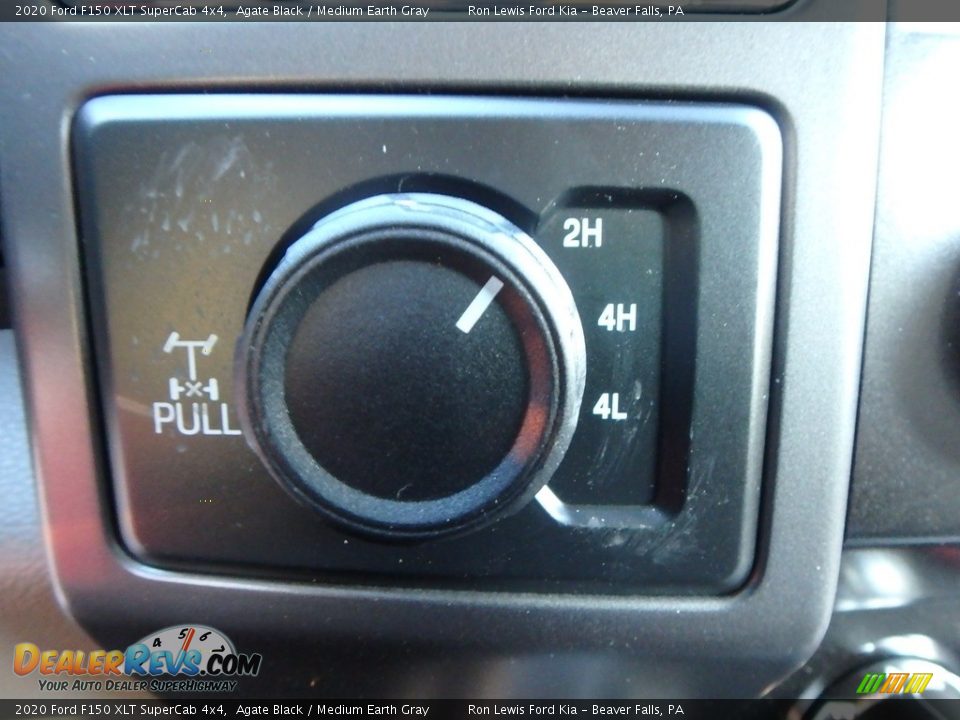 Controls of 2020 Ford F150 XLT SuperCab 4x4 Photo #18