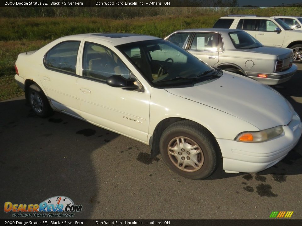 Front 3/4 View of 2000 Dodge Stratus SE Photo #2