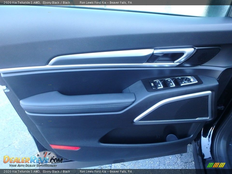 Door Panel of 2020 Kia Telluride S AWD Photo #16