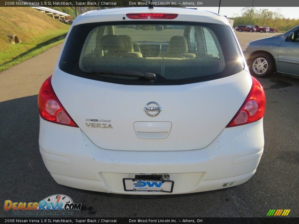 2008 Nissan Versa 1.8 SL Hatchback Super Black / Charcoal Photo #10