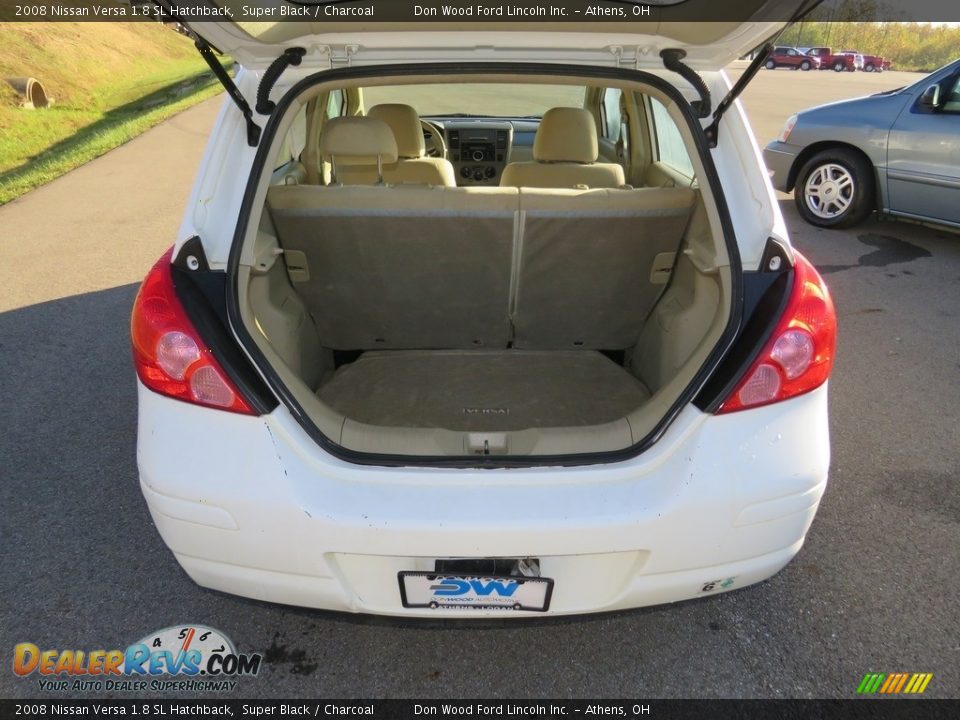 2008 Nissan Versa 1.8 SL Hatchback Super Black / Charcoal Photo #11