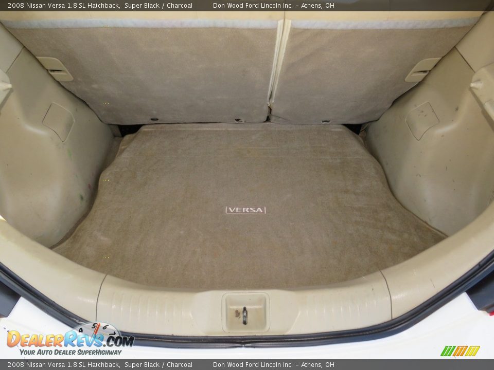 2008 Nissan Versa 1.8 SL Hatchback Super Black / Charcoal Photo #13