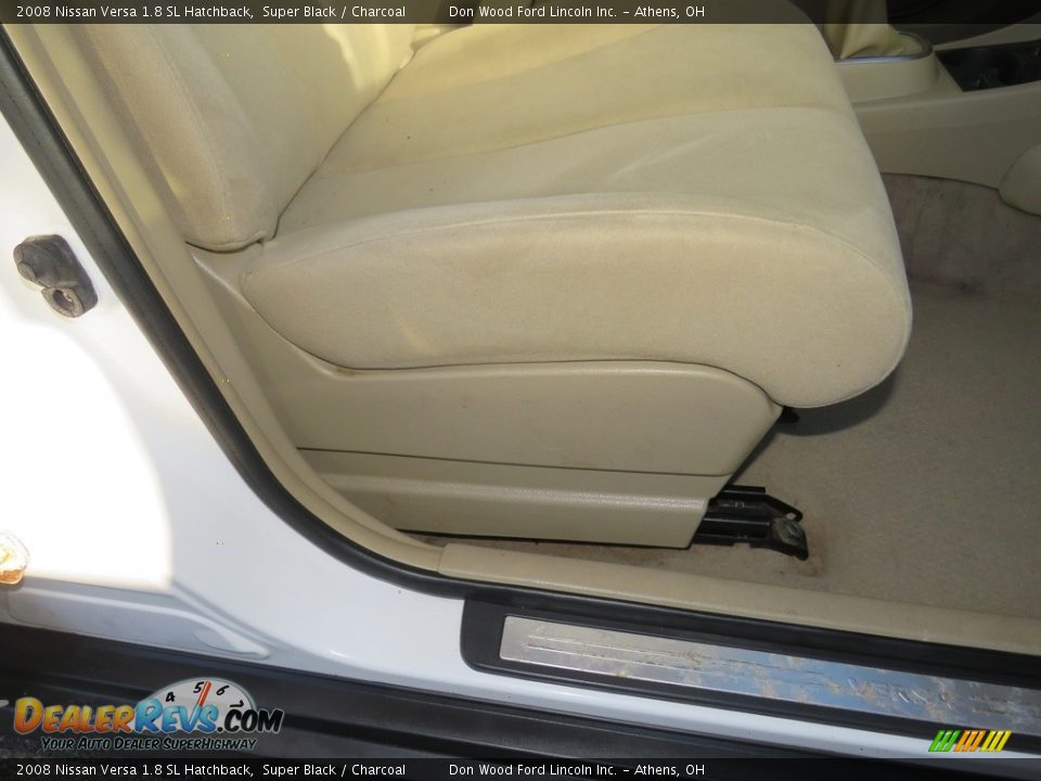 2008 Nissan Versa 1.8 SL Hatchback Super Black / Charcoal Photo #25