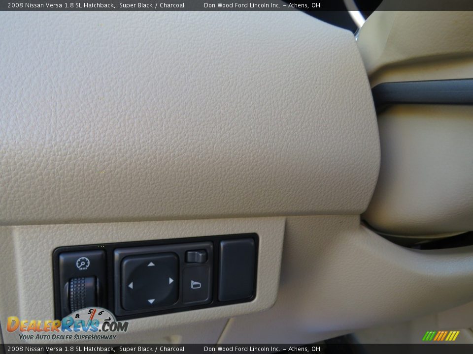 2008 Nissan Versa 1.8 SL Hatchback Super Black / Charcoal Photo #31