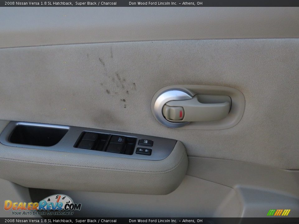 2008 Nissan Versa 1.8 SL Hatchback Super Black / Charcoal Photo #32