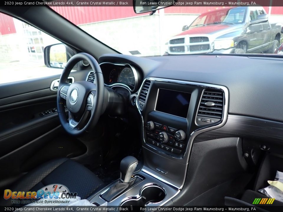 2020 Jeep Grand Cherokee Laredo 4x4 Granite Crystal Metallic / Black Photo #11