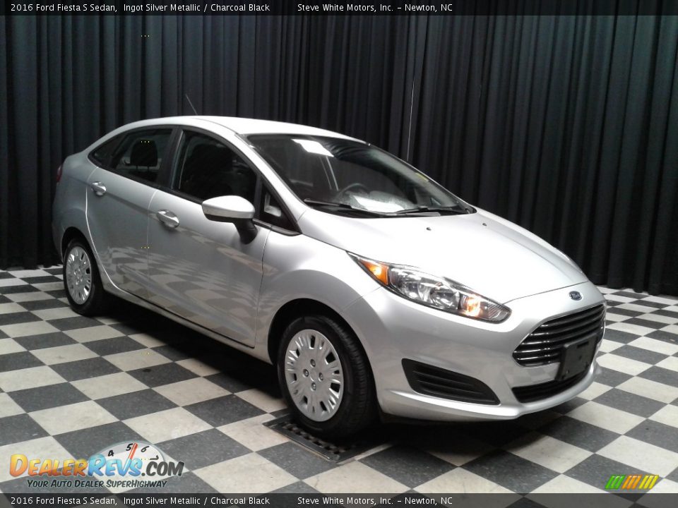 2016 Ford Fiesta S Sedan Ingot Silver Metallic / Charcoal Black Photo #4