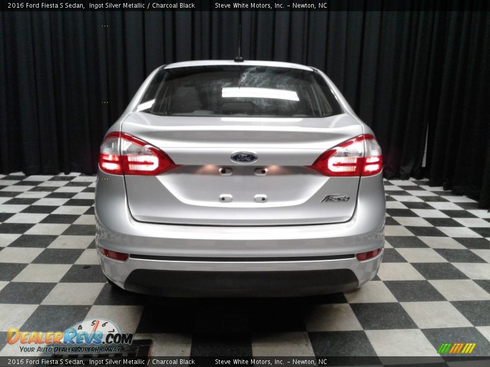 2016 Ford Fiesta S Sedan Ingot Silver Metallic / Charcoal Black Photo #7