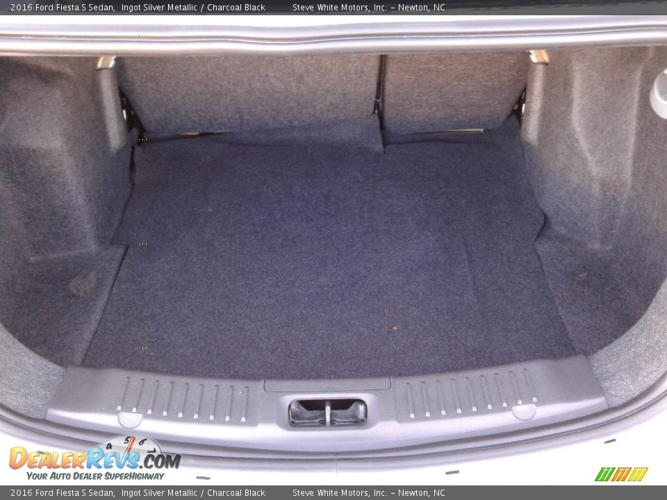 2016 Ford Fiesta S Sedan Ingot Silver Metallic / Charcoal Black Photo #12
