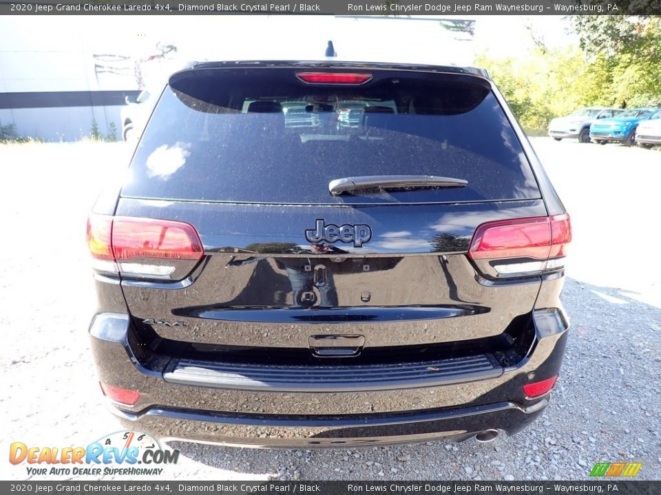 2020 Jeep Grand Cherokee Laredo 4x4 Diamond Black Crystal Pearl / Black Photo #4