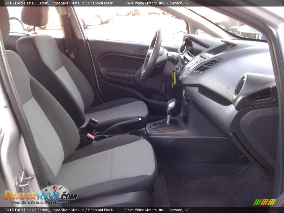 2016 Ford Fiesta S Sedan Ingot Silver Metallic / Charcoal Black Photo #14
