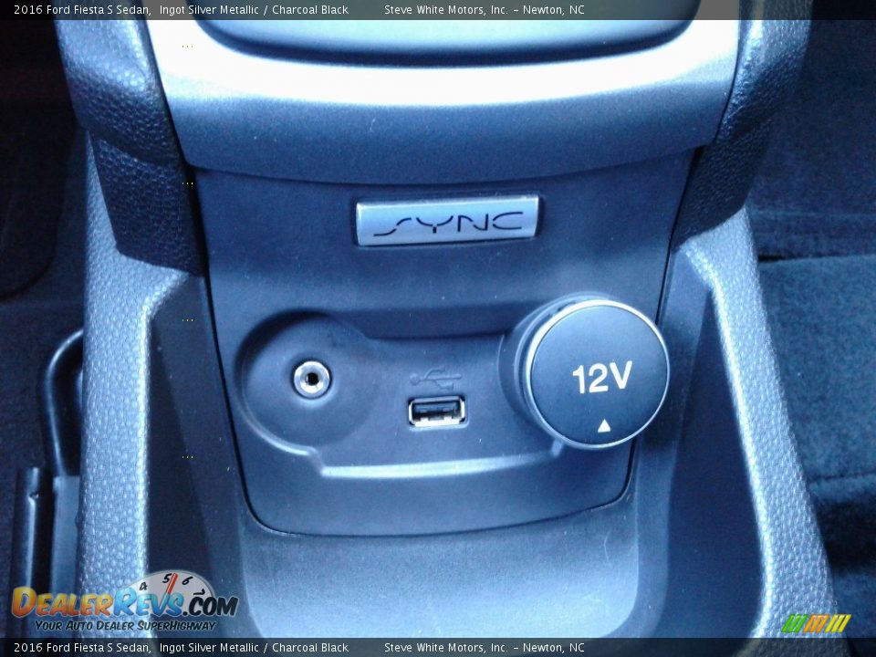 2016 Ford Fiesta S Sedan Ingot Silver Metallic / Charcoal Black Photo #21