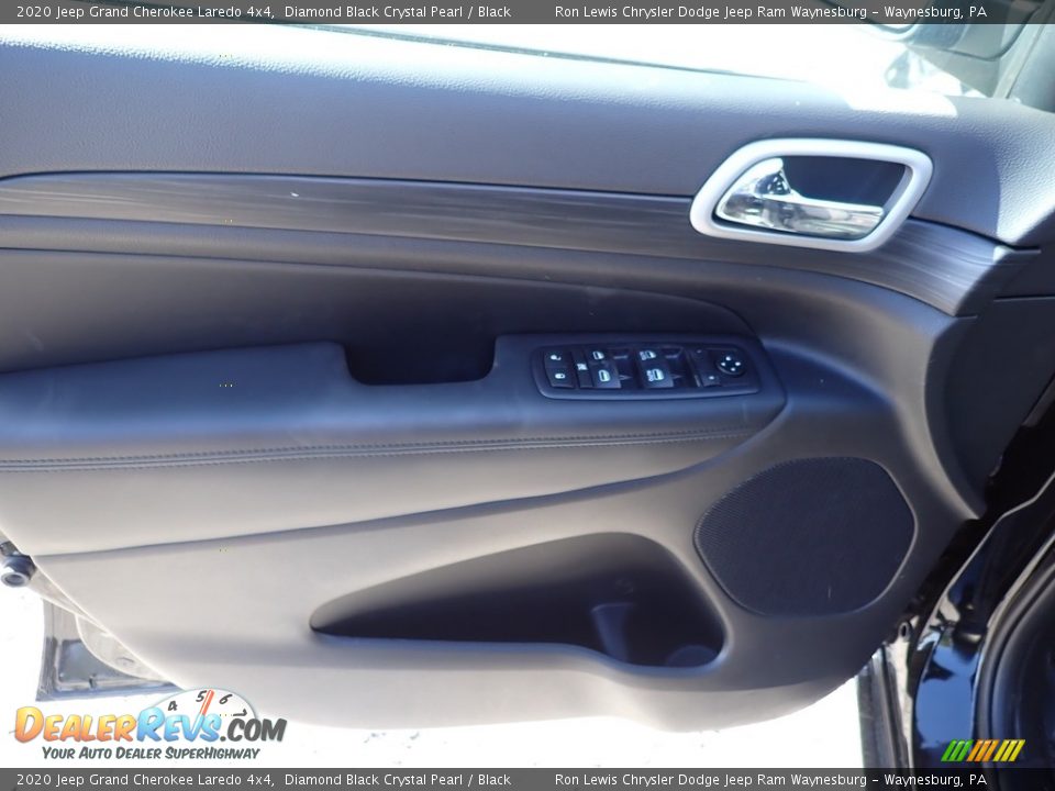 2020 Jeep Grand Cherokee Laredo 4x4 Diamond Black Crystal Pearl / Black Photo #15