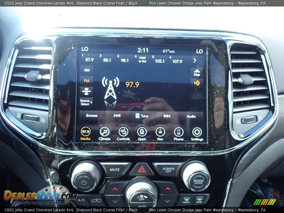 2020 Jeep Grand Cherokee Laredo 4x4 Diamond Black Crystal Pearl / Black Photo #17