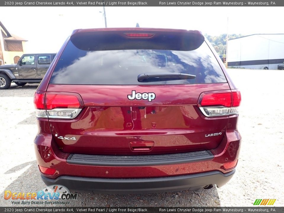 2020 Jeep Grand Cherokee Laredo 4x4 Velvet Red Pearl / Light Frost Beige/Black Photo #4