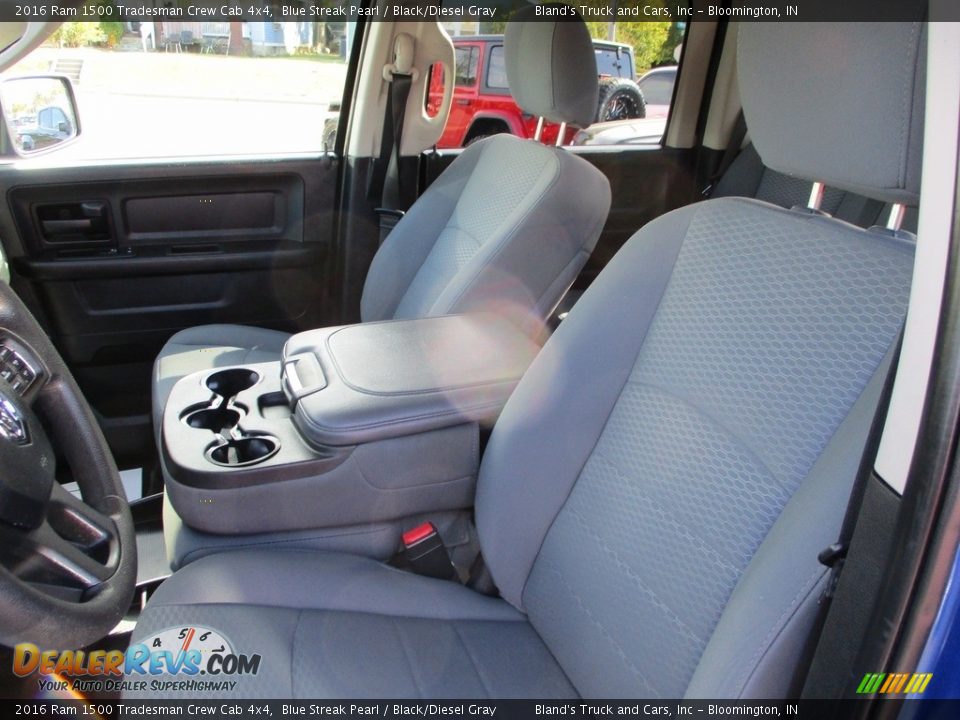 2016 Ram 1500 Tradesman Crew Cab 4x4 Blue Streak Pearl / Black/Diesel Gray Photo #7