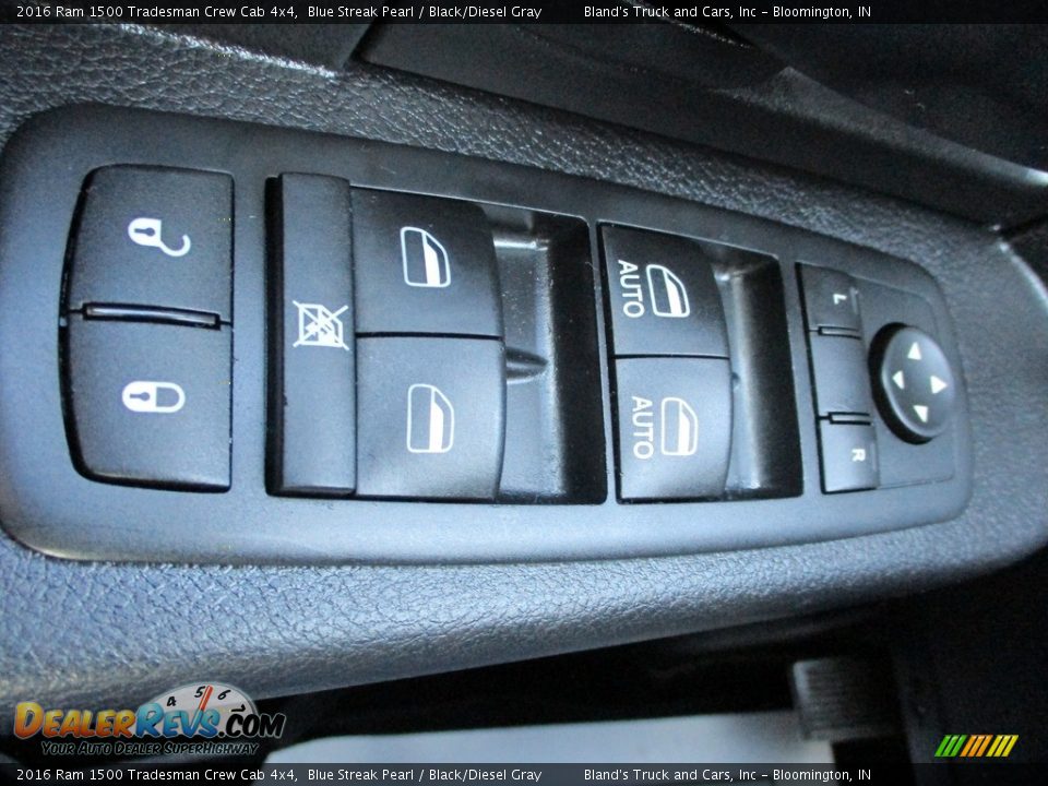 2016 Ram 1500 Tradesman Crew Cab 4x4 Blue Streak Pearl / Black/Diesel Gray Photo #10
