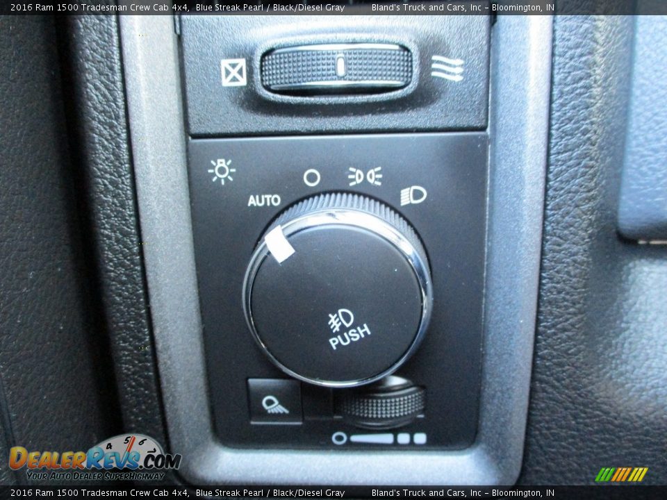 2016 Ram 1500 Tradesman Crew Cab 4x4 Blue Streak Pearl / Black/Diesel Gray Photo #11