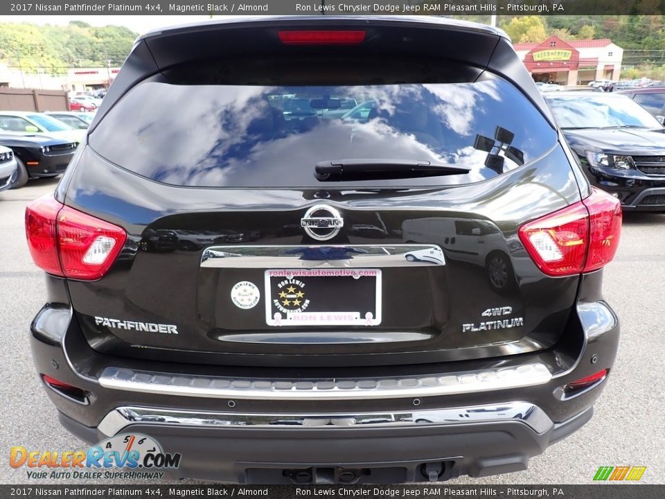 2017 Nissan Pathfinder Platinum 4x4 Magnetic Black / Almond Photo #4