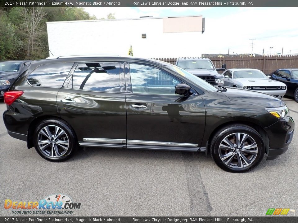 2017 Nissan Pathfinder Platinum 4x4 Magnetic Black / Almond Photo #7
