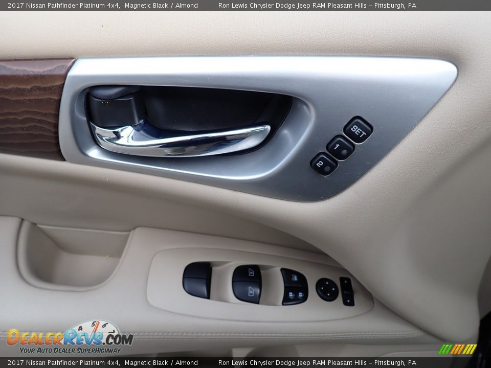 2017 Nissan Pathfinder Platinum 4x4 Magnetic Black / Almond Photo #15