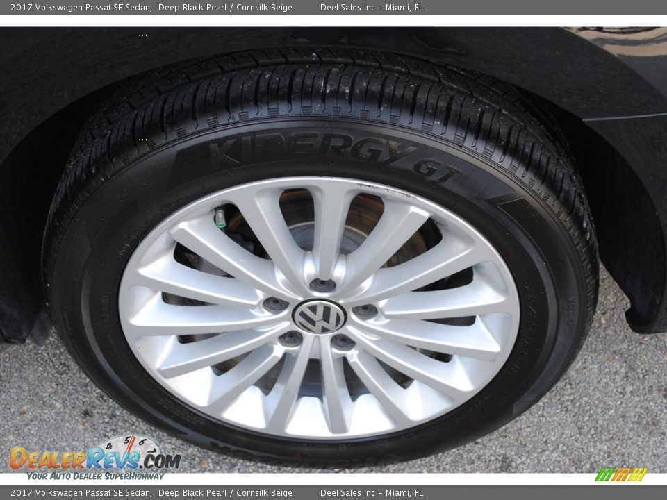 2017 Volkswagen Passat SE Sedan Deep Black Pearl / Cornsilk Beige Photo #10
