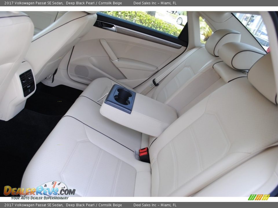 2017 Volkswagen Passat SE Sedan Deep Black Pearl / Cornsilk Beige Photo #11