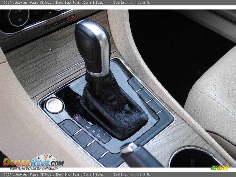 2017 Volkswagen Passat SE Sedan Deep Black Pearl / Cornsilk Beige Photo #14