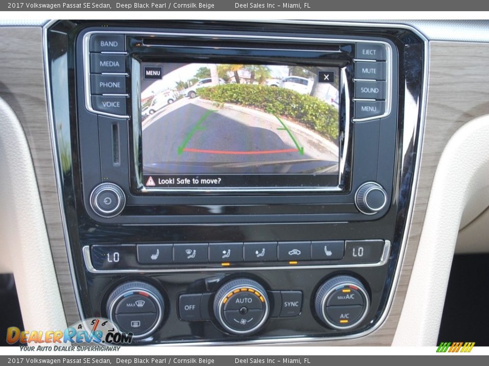 2017 Volkswagen Passat SE Sedan Deep Black Pearl / Cornsilk Beige Photo #15